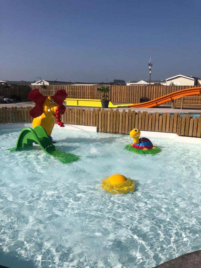 Camping La Garenne De Moncourt 特伊 外观 照片