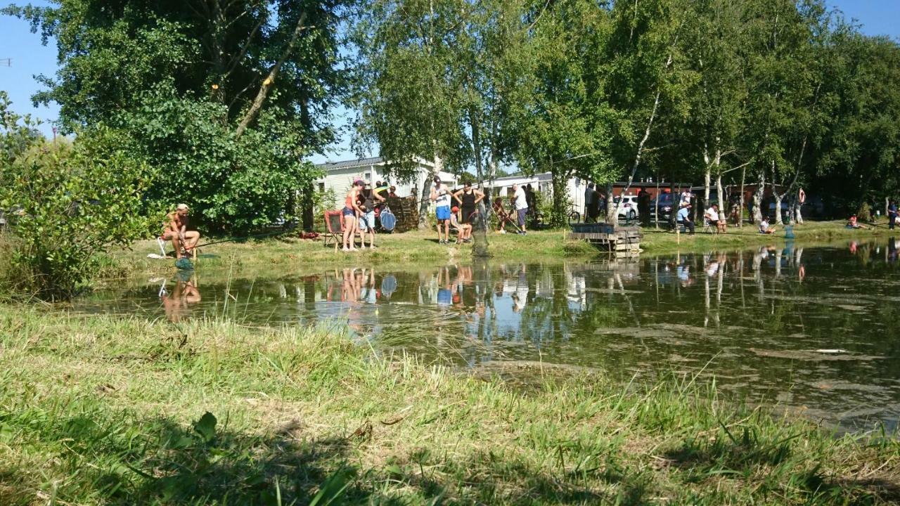 Camping La Garenne De Moncourt 特伊 外观 照片