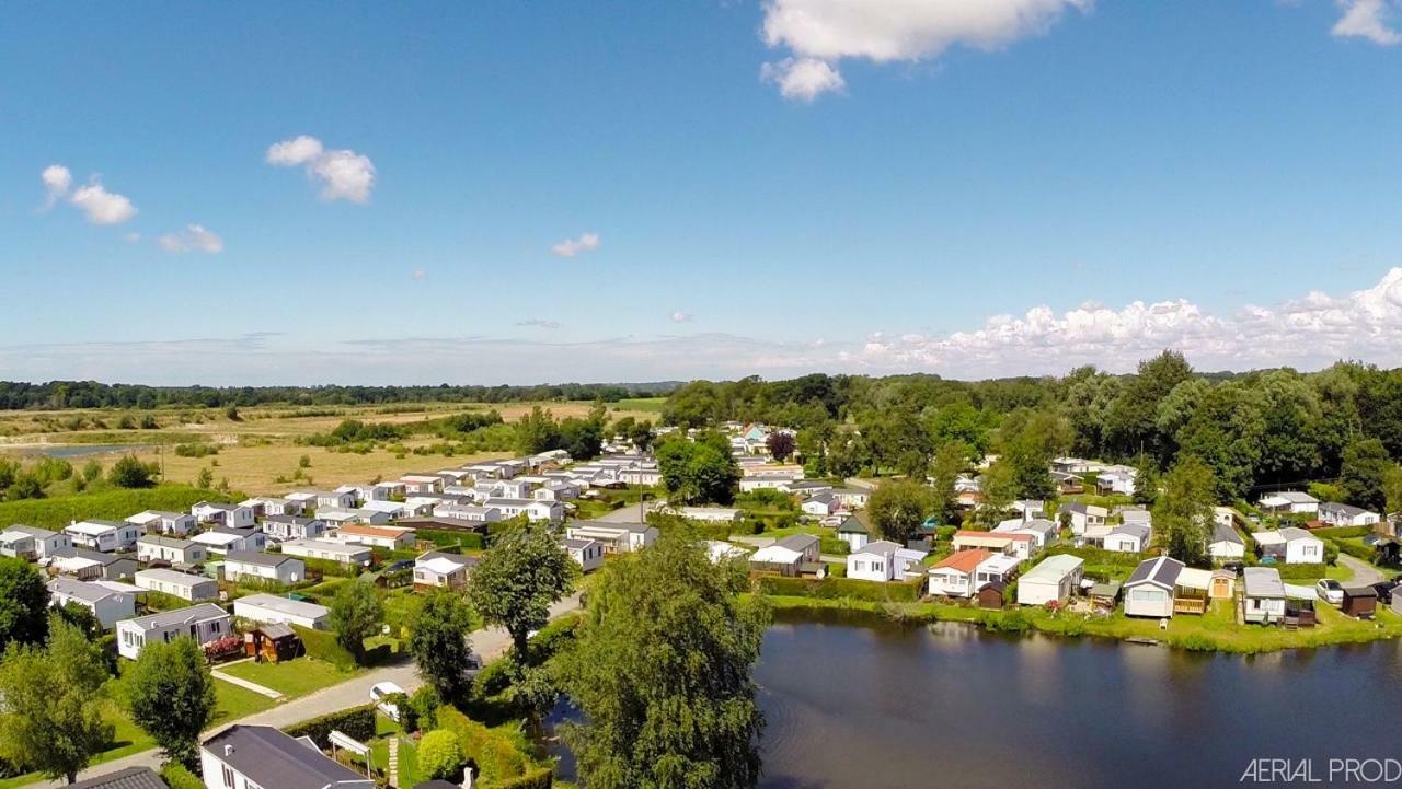 Camping La Garenne De Moncourt 特伊 外观 照片