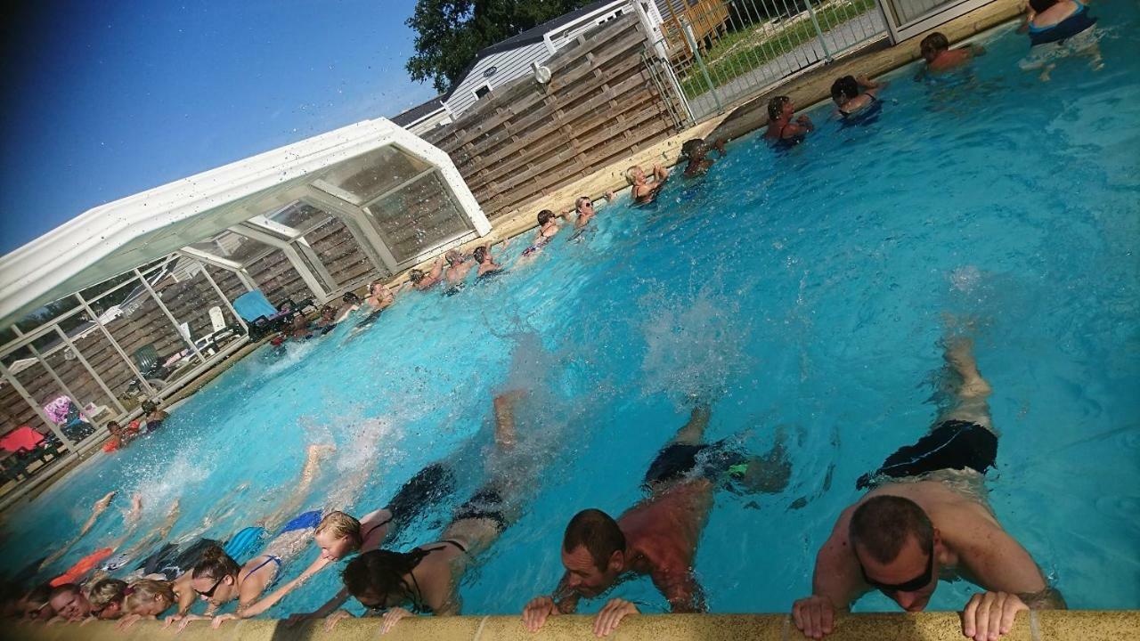 Camping La Garenne De Moncourt 特伊 外观 照片
